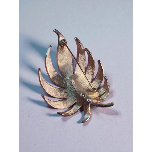 Vintage Pink Enamel Leaf Brooch & Clip-On Earrings Set Mid-Century Gold Tone Dem - Picture 3 of 5